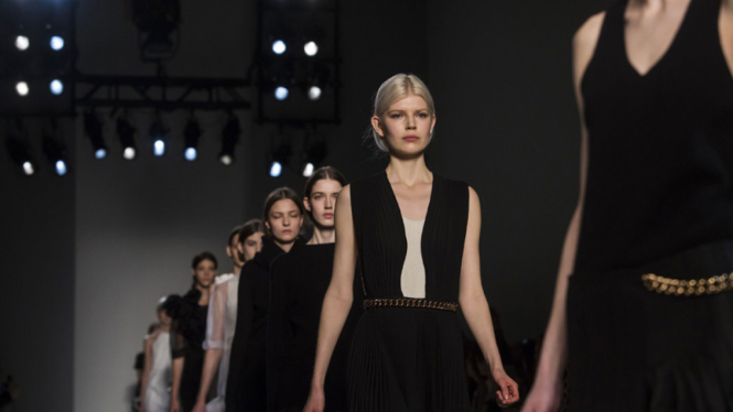 Koleksi Busana Victoria Beckham