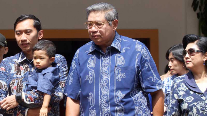 Presiden SBY Bersama Keluarga Berikan Hak Suara Pileg 2014