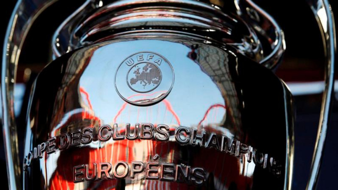 Trofi Liga Champions.