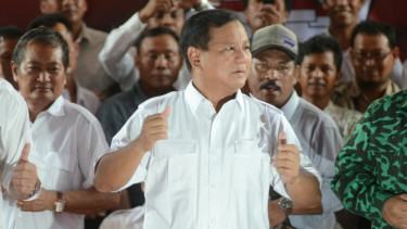 Prabowo Berjoget