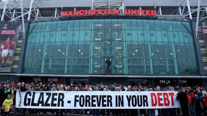 Protes fans MU kepada Malcolm Glazer.