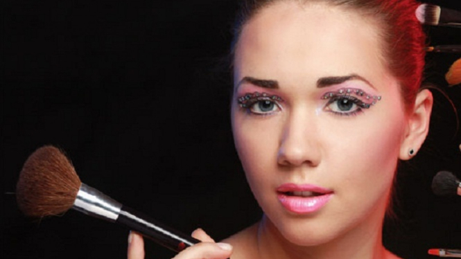 Make up bulat.