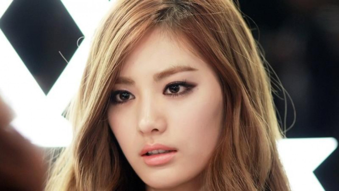 Nana salah satu wanita cantik Korea. 