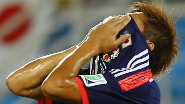 Pemain Timnas Jepang usai gagal manfaatkan peluang
