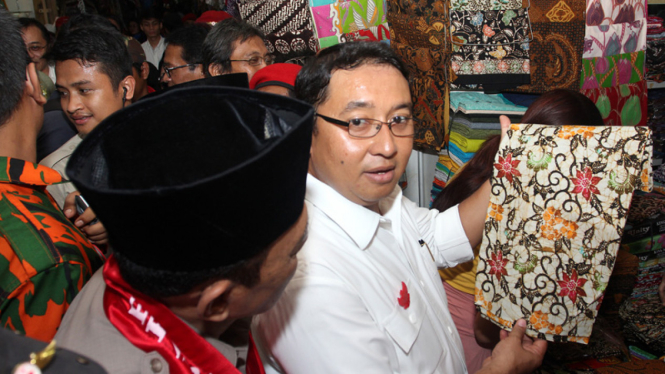 Istri Hatta Rajasa dan Fadli Zon kunjungi Solo