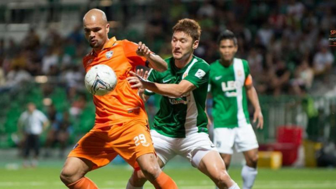 Pemain Indonesia, Sergio Van Dijk, di Liga Premier Thailand