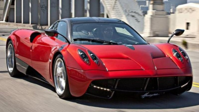 Pagani Huayra.