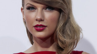Reaksi Taylor Swift Saat Tubuh Polos Muncul di Video West