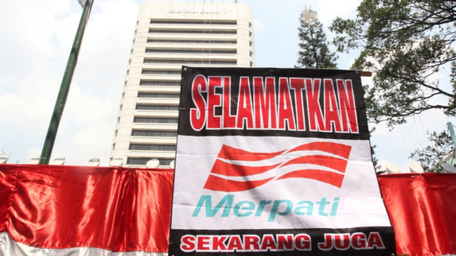 Belum Digaji Delapan Bulan, Ratusan Pegawai Merpati Demo