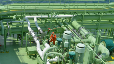 Kapal Tanker Penyuplai Elpiji Pertamina.