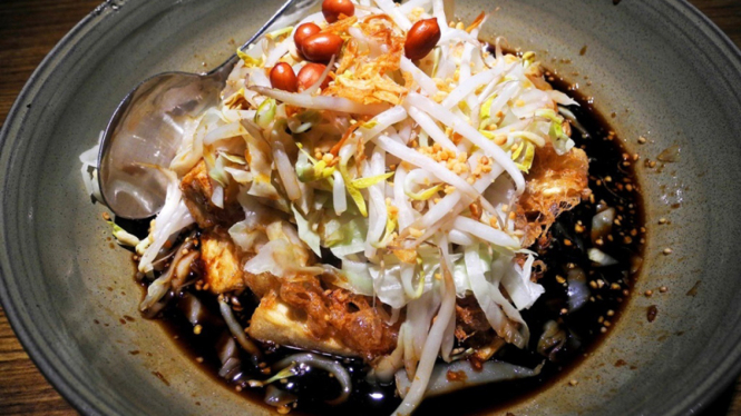 Tahu telor.
