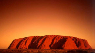 Uluru, Batu Merah Raksasa yang Tingginya Kalahkan Menara Eiffel