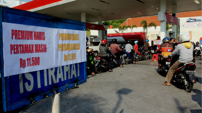 Premium habis - Kelangkaan BBM