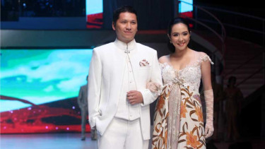 Pasangan Selebriti Meriahkan Gelaran 25 Tahun Anne Avantie Merenda Kasih