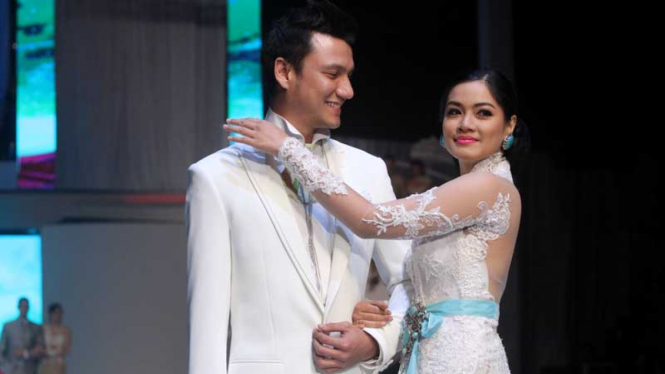 Pasangan Selebriti Meriahkan Gelaran 25 Tahun Anne Avantie Merenda Kasih