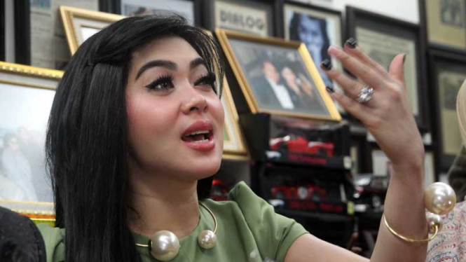 Tempat Karaoke Disegel, Syahrini Angkat Bicara