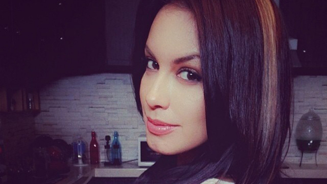 Sophia Latjuba dan foto yang berbeda di dunia maya