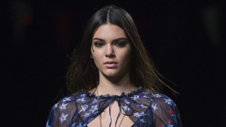 Tutorial Riasan Mata Terlihat Seksi ala Kendall Jenner