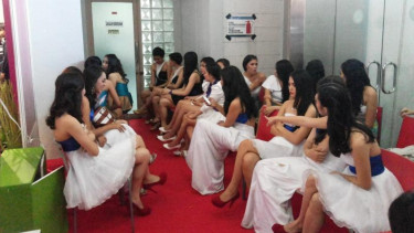 Puluhan SPG saat melakukan seleksi Miss Motor Show 2014.