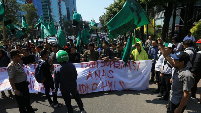 HMI Demo di Pengadilan Tipikor