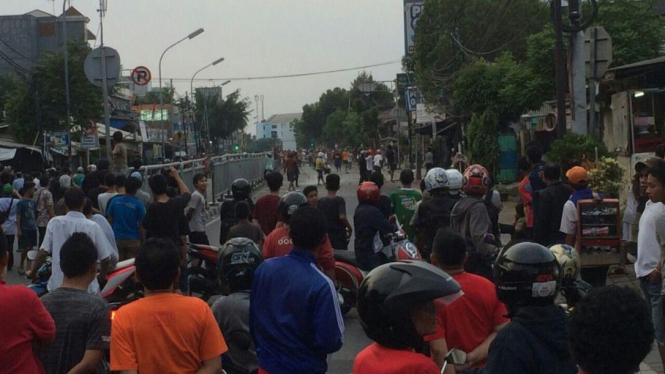 Suasana di lokasi tawuran Jalan Saharjo Tebet