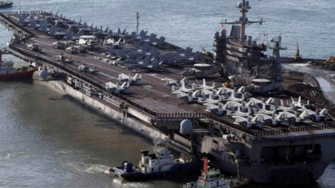 Kapal induk AS USS Carl Vinson.