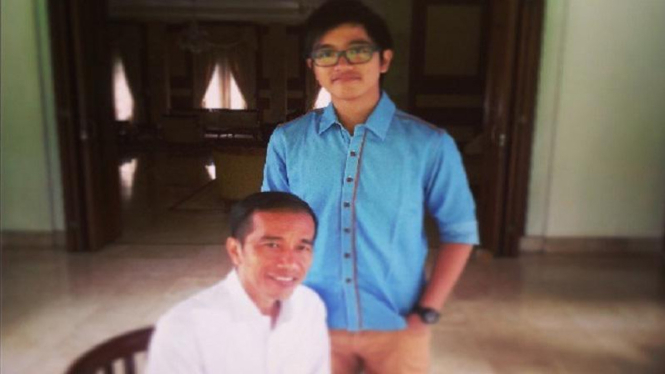 Presiden Jokowi bersama putranya Kaesang Pangarep