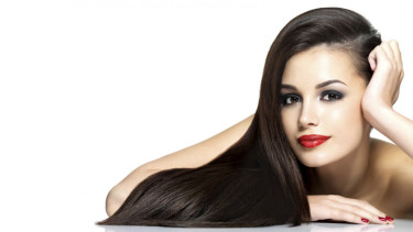 Rambut wanita kadang bisa terlihat kering.