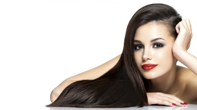 Rambut wanita kadang bisa terlihat kering.
