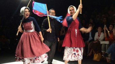  Iwet Ramadhan, Andien, serta Maudy Koesnaedi di Jakarta Fashion Week 2015