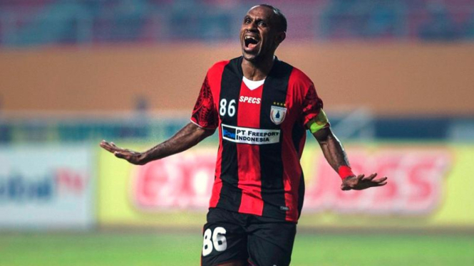 Penyerang Persipura, Boaz Solossa