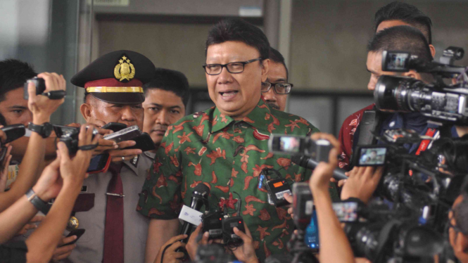 Mendagri Tjahjo Kumolo saat melaporkan harta kekayaan ke KPK