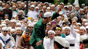 Massa berdemonstrasi menolak Basuki Tjahaja Purnama. (Foto ilustrasi).