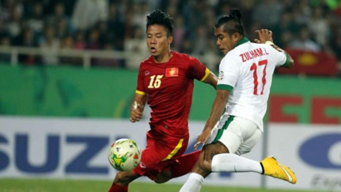 Pemain Timnas Indonesia, Zulham Zamrun (putih)