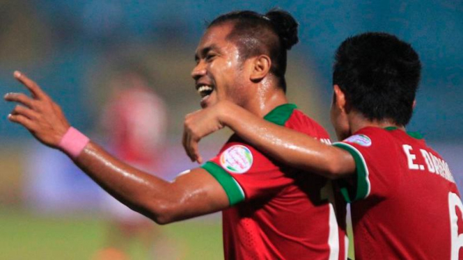 Pemain Timnas Indonesia, Zulham Zamrun (kiri}