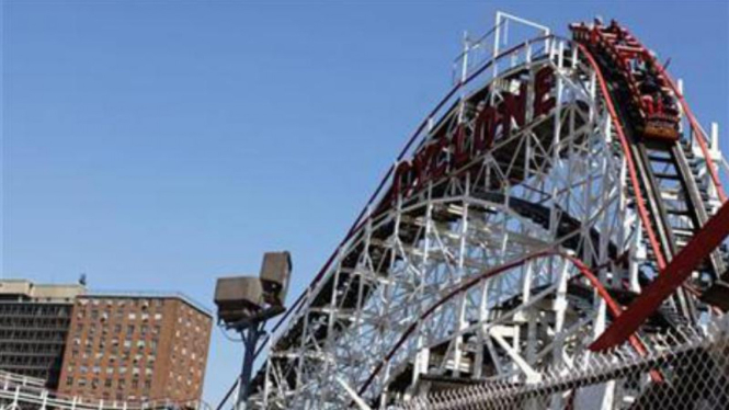 Ilustrasi rollercoaster