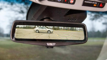 kaca spion canggih buatan Cadillac