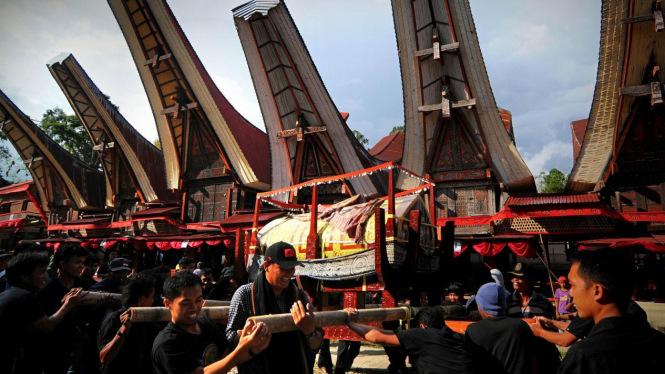 Prosesi Ma'palao Tana Toraja