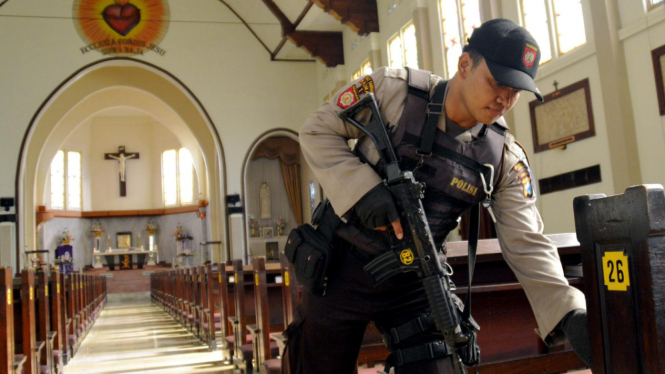 Ilustrasi pengamanan di gereja