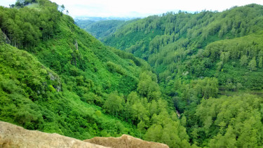 Tebing Keraton, Bandung.