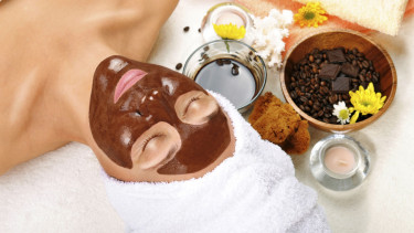 Ilustrasi Kecantikan Menggunakan Cokelat