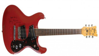 Gitar Milik Musisi Ini Terjual Seharga Rp894 Juta