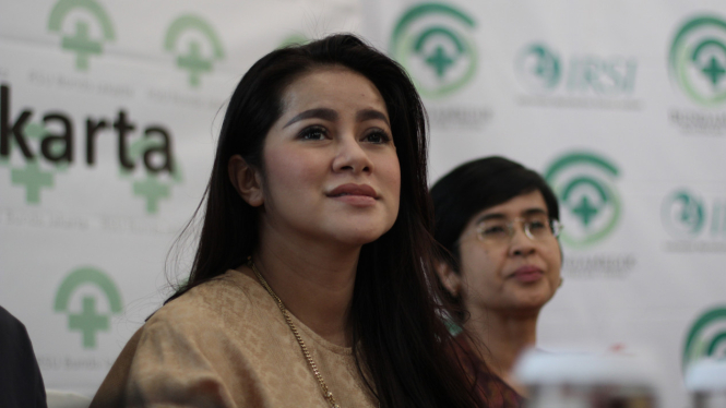 Pasca Melahirkan Olla Ramlan Gelar Jumpa Pers 