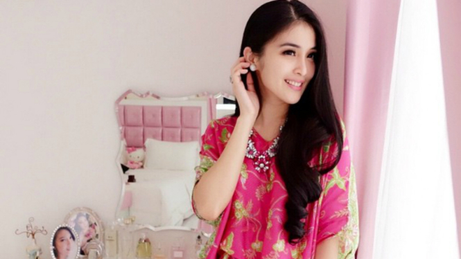 Sandra Dewi