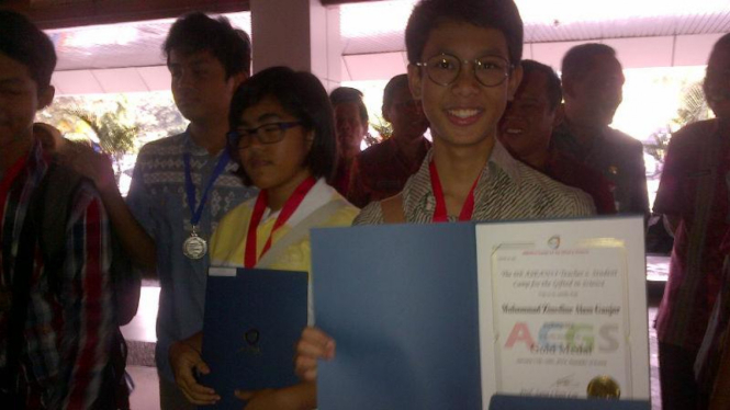 Satu Peraih Emas Sains Internasional adalah Putra Gubernur Jateng
