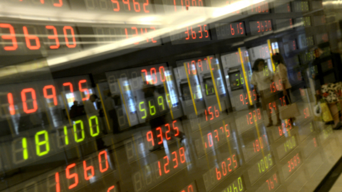 Papan indeks harga saham di Bursa Efek Indonesia. 