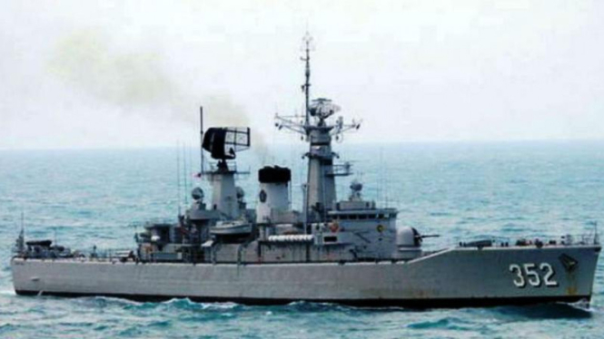 KRI Slamet Riyadi dalam sebuah aktivitasnya.