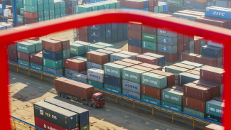 Ekonomi Indonesia Lebih Dipengaruhi China Ketimbang AS