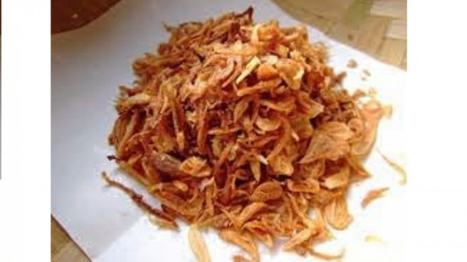 Bawang goreng renyah dan juga gurih.