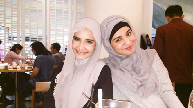 Zaskia Sungkar dan Shireen Sungkar.